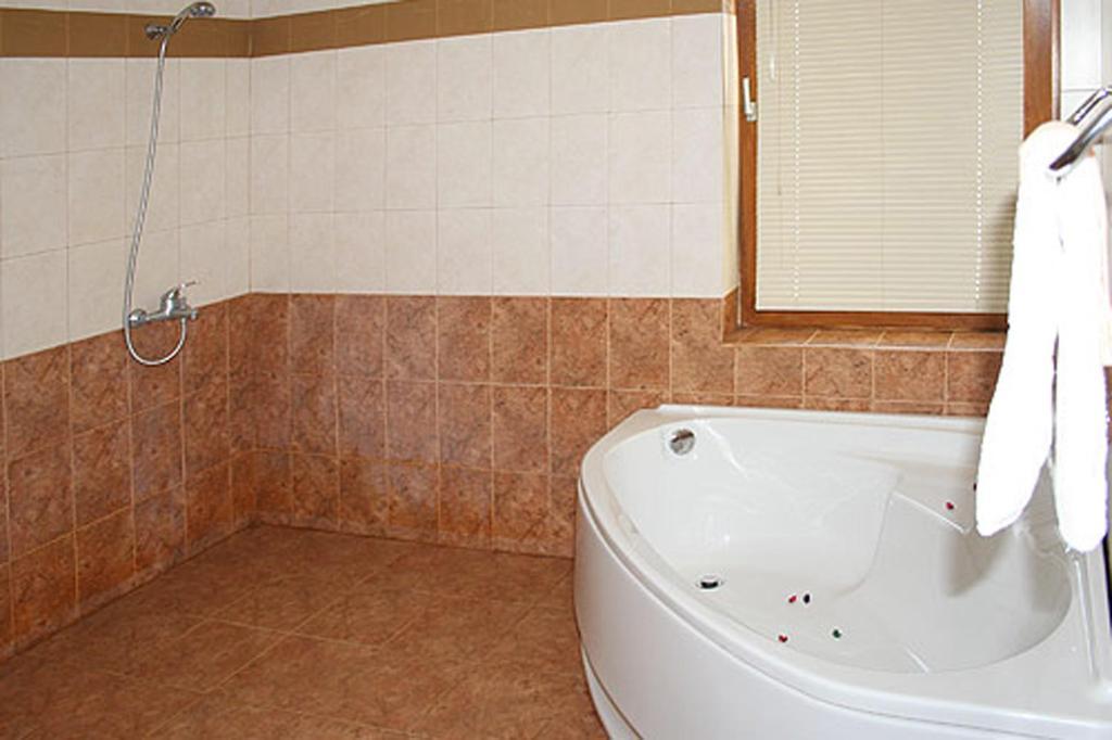 Hotel Rade 2 Vratsa Quarto foto